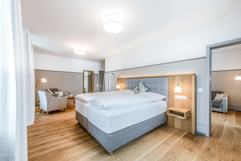 Bedroom 3, Hotel Weissenstein, Lebern
