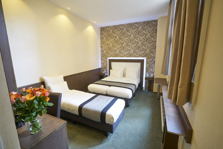 Bedroom 4, Hotel The Bird, Amsterdam