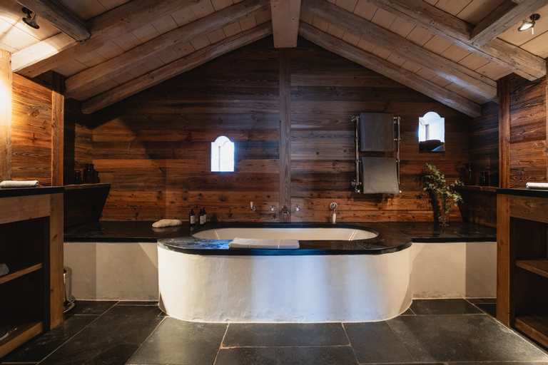 Bathroom 21