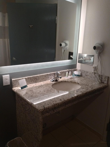 Bathroom 16