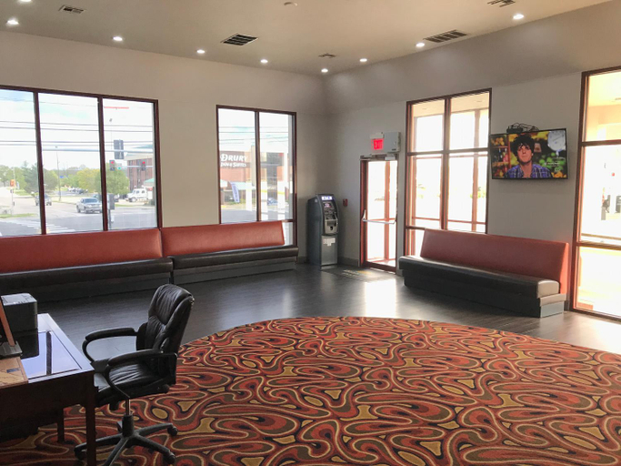 Public Area 2, Days Inn by Wyndham Joplin, Newton