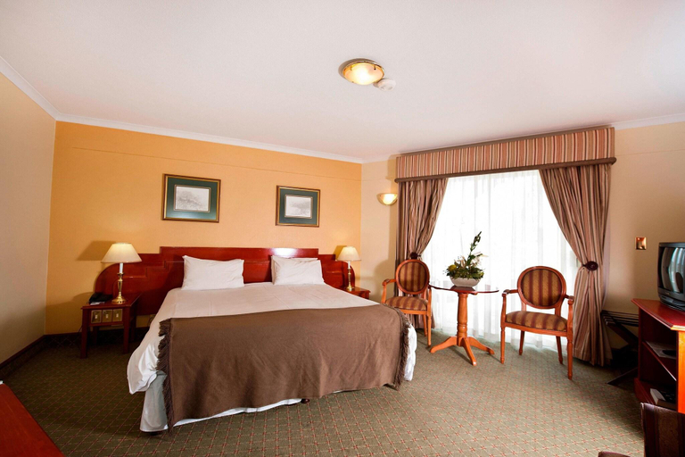 Bedroom 3, Protea Hotel Windhoek Fürstenhof, Windhoek West
