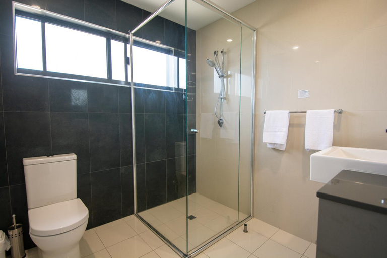 Bathroom 5, Magnum Serviced Apartments Darwin, Darwin