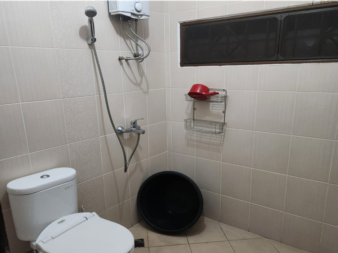 Bathroom 19