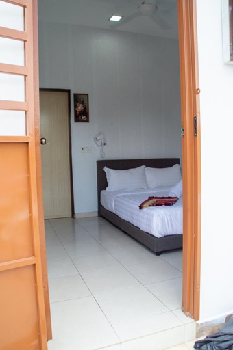 Bedroom 5, Sammy hoomesaty, Kinta