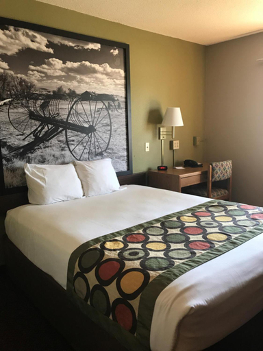 Bedroom 2, Super 8 by Wyndham Aberdeen East, Brown