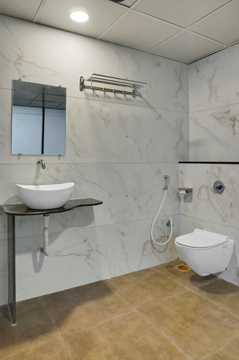 Bathroom 3, Hotel Sky Inn, Pune, Pune