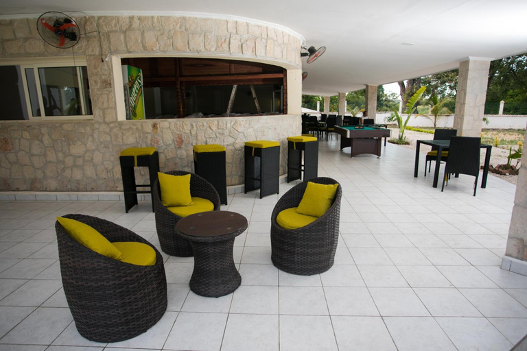 Food & Drinks 4, Holidays Hotel, Boeny
