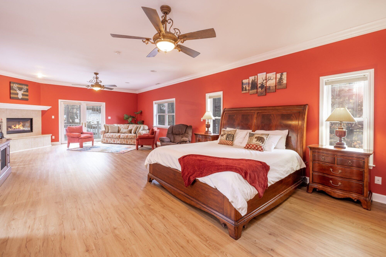 Bedroom, THE Grand Chalet #1989, San Bernardino