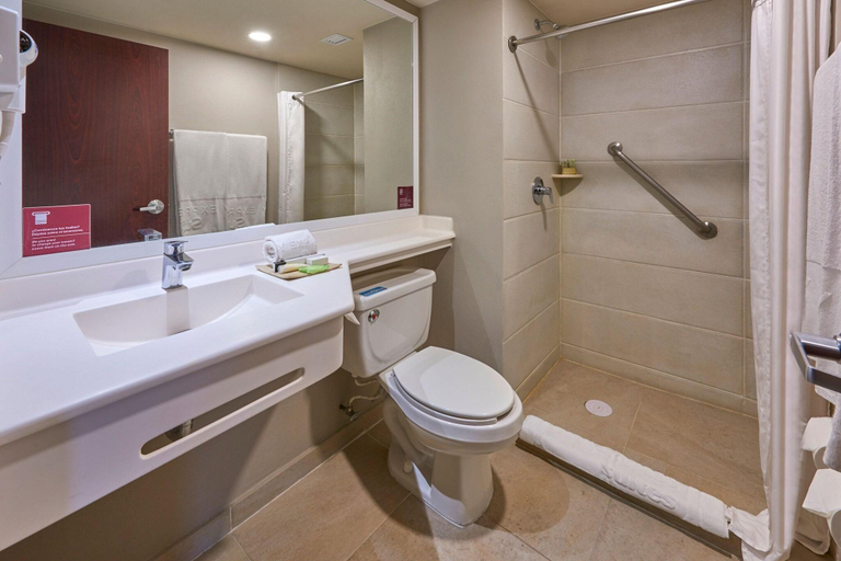 Bathroom 5, City Express by Marriott Silao Aeropuerto, Silao