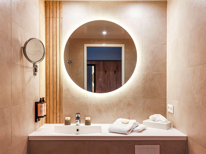 Bathroom 25