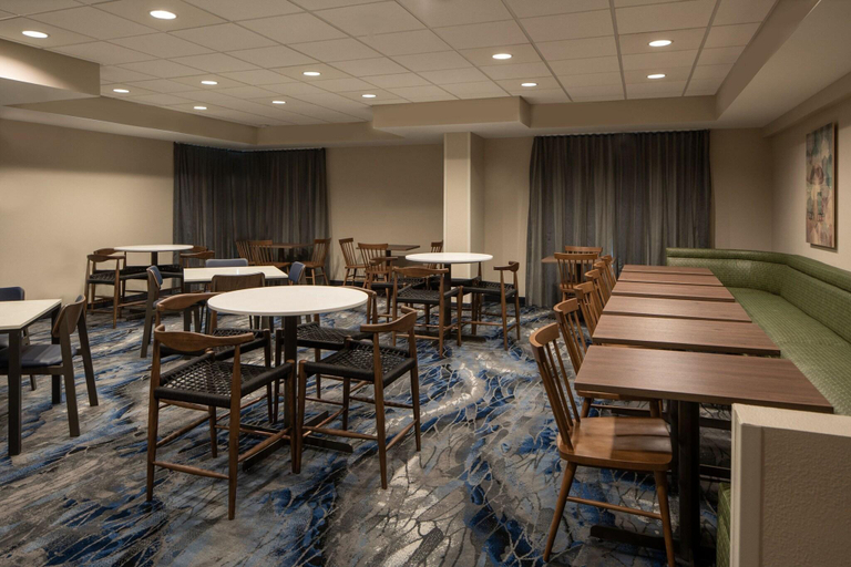 Food & Drinks 5, Fairfield Inn & Suites Destin, Okaloosa