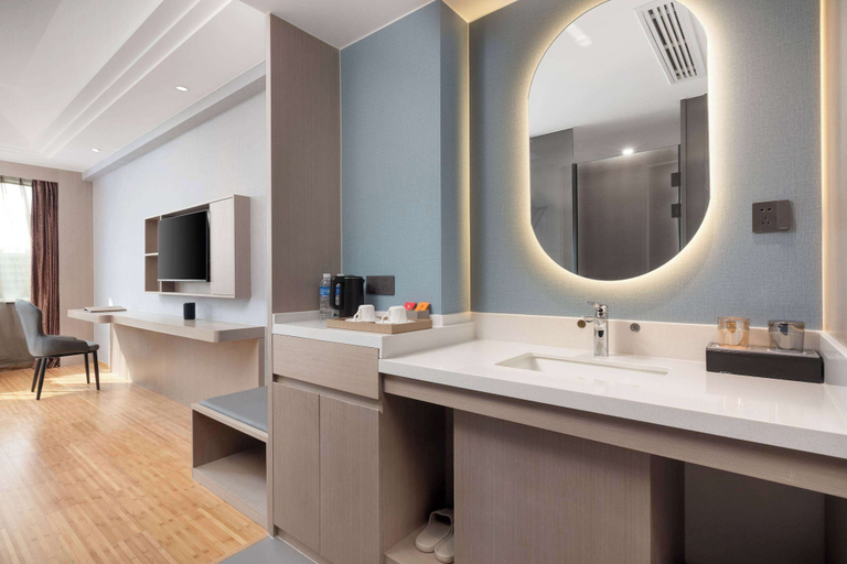 Bathroom, Days Inn by Wyndham Kunming Airport Economic Zone, Kunming