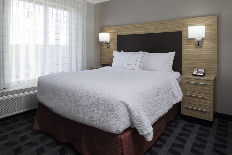 Bedroom 4, TownePlace Suites Detroit Canton, Wayne