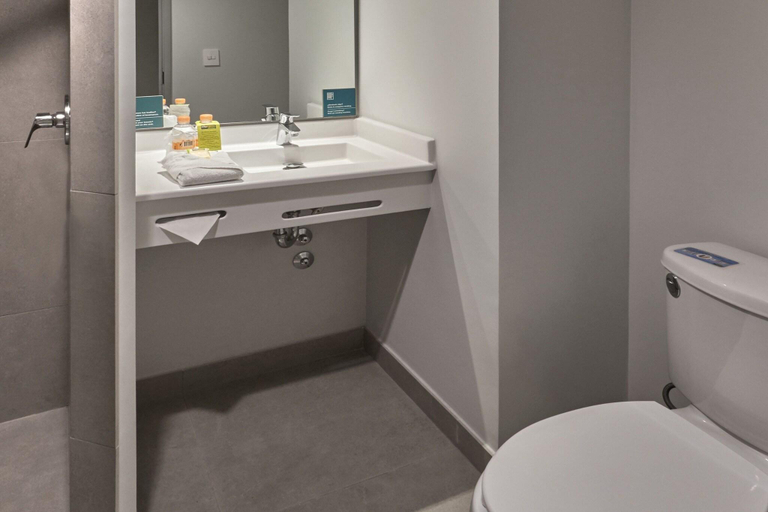 Bathroom 4, City Express Junior by Marriott Mexicali, Mexicali