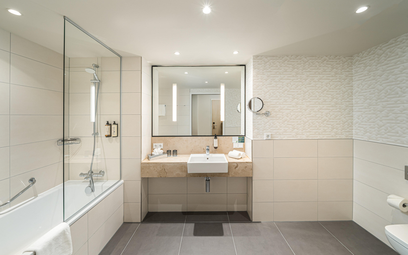 Bathroom 10
