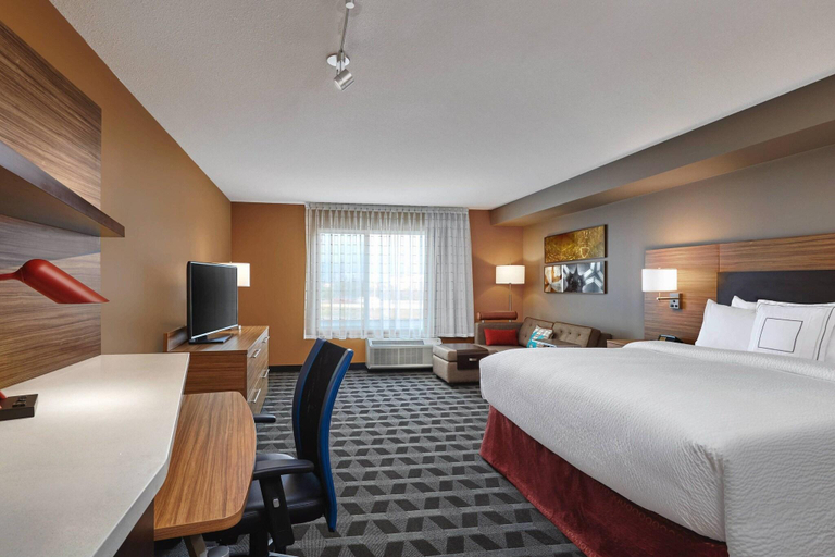 Bedroom 2, Towneplace Suites Fort McMurray, Division No. 16