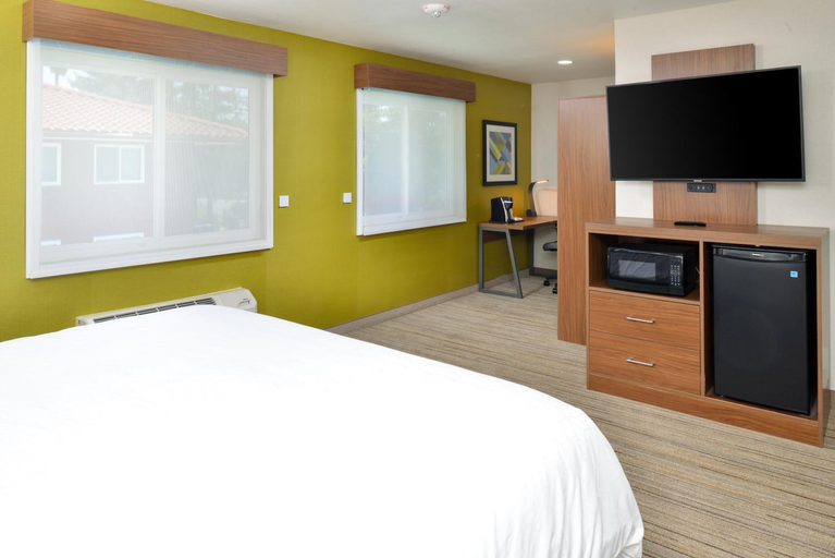 Bedroom 5, Holiday Inn Express SANTA ROSA NORTH by IHG, Sonoma