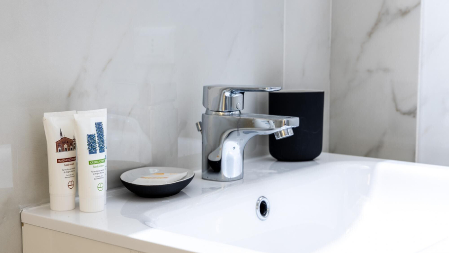 Room 2, Italianway - The B Village Standard - M6, Milano