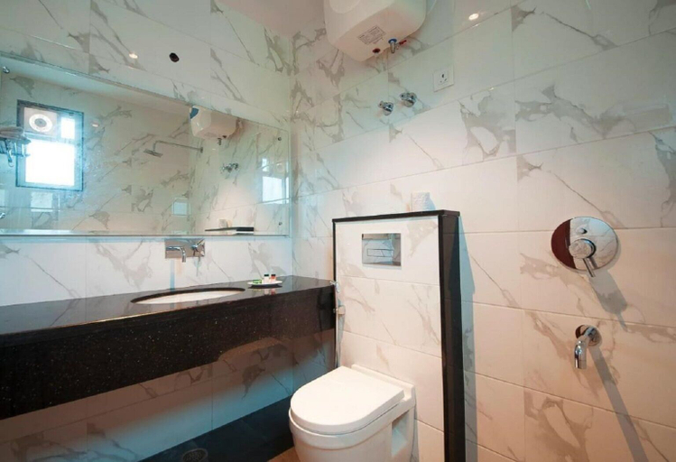 Bathroom 3, Hotel Bonito- Delhi IGI Airport, Delhi