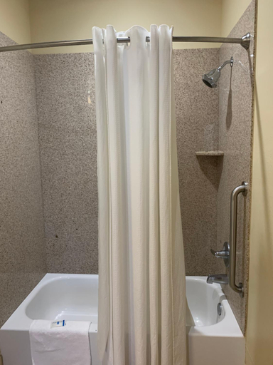 Bathroom 4, Rodeway Inn & Suites Winnfield, Winn