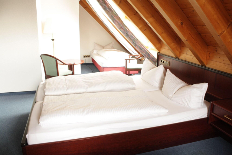 Bedroom 3, Hotel Restaurant Waldhorn, Bodenseekreis