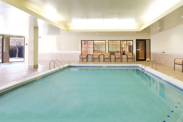 Sport & Beauty 5, Country Inn & Suites, Columbus-Edinburgh, Bartholomew