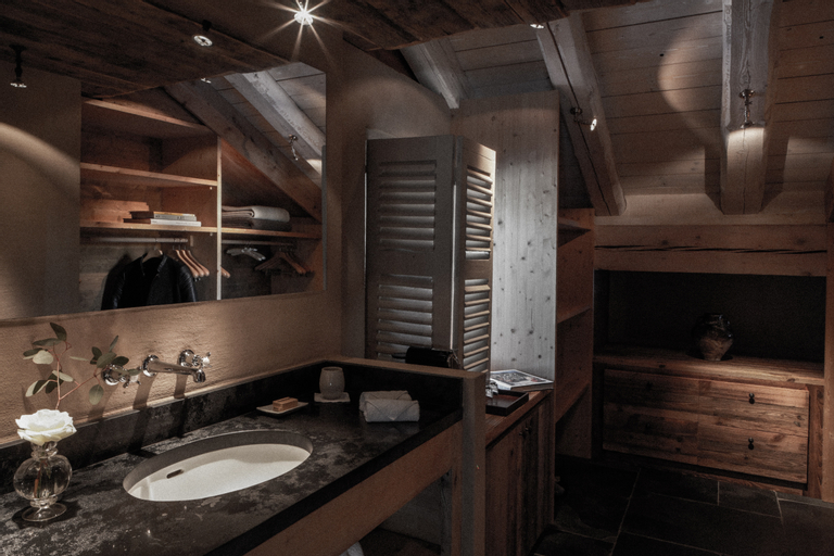 Bathroom 17