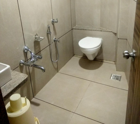 Bathroom 2, Hotel Milan, Ahmadabad