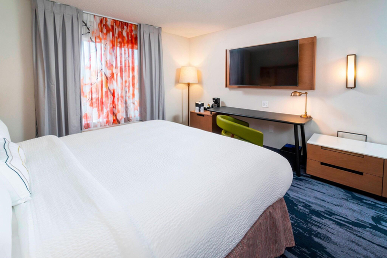 Bedroom 3, Fairfield Inn & Suites Bend Downtown, Deschutes