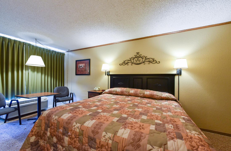 Others 3, Interstate Inn, Sequoyah