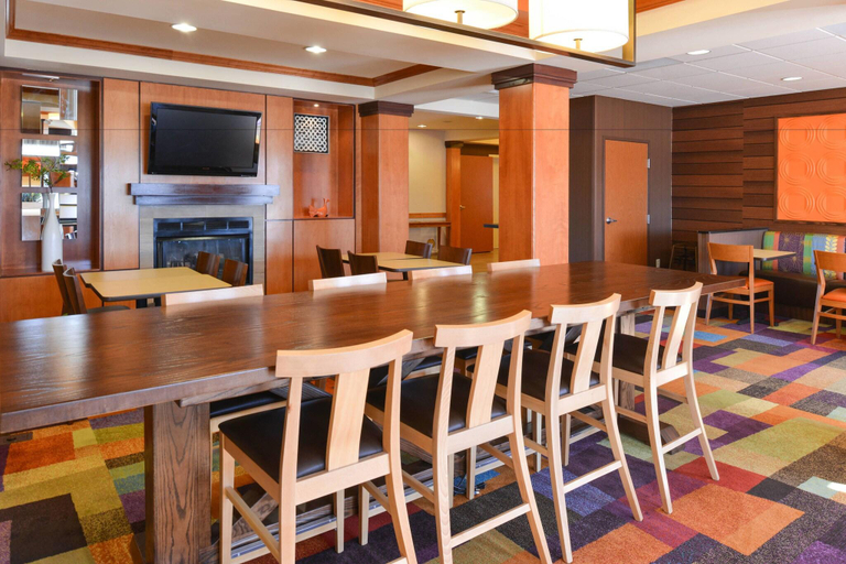 Food & Drinks 5, Fairfield Inn & Suites by Marriott Bloomington, McLean