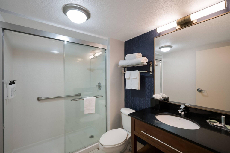 Bathroom 5, Fairfield Inn Amesbury, Essex