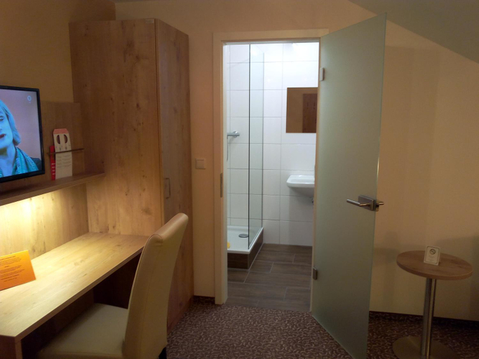 Bedroom 2, Hotel Landgasthof Hirsch, Schwäbisch Hall