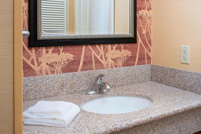 Bathroom 4, Courtyard by Marriott Peoria, Peoria
