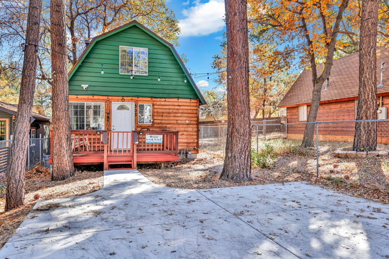 Exterior & Views 2, Apres Chalet #2364, San Bernardino