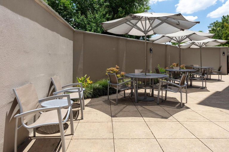 Food & Drinks 5, SpringHill Suites Baton Rouge South, East Baton Rouge