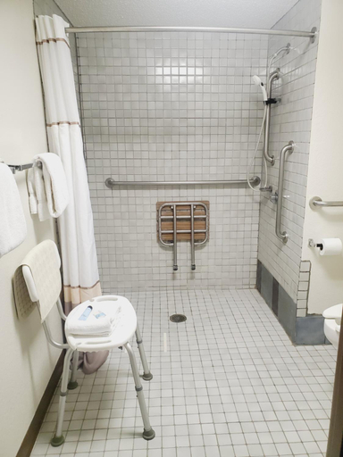 Bathroom 2, Blackstone Lodge Suites, Lawrence