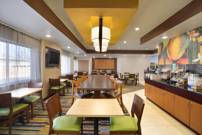 Food & Drinks 5, Fairfield Inn & Suites Fort Worth University Drive, Fort Worth