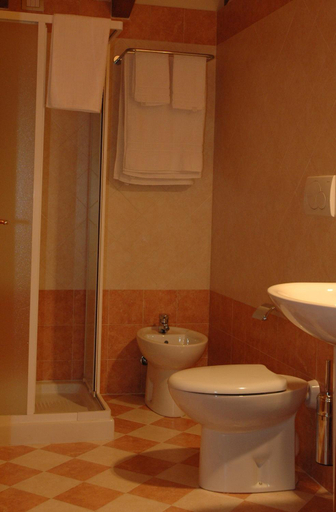 Bathroom 3, Hotel Il Borghetto, Bergamo