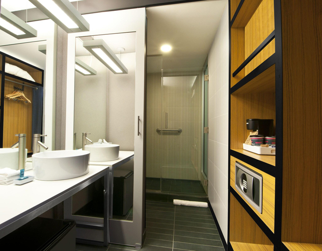 Bathroom 5, Aloft San Jose, Santa Ana