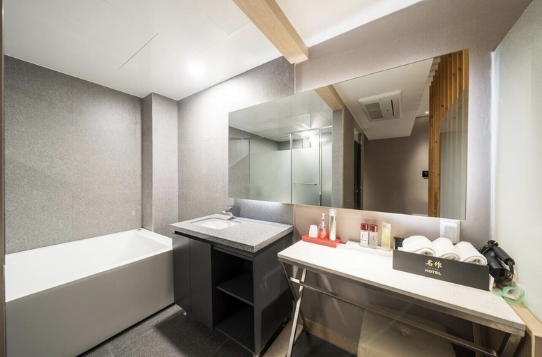 Others 5, Hotel Myeong Jak, Suwon