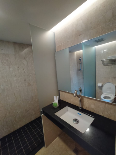 Bathroom 10