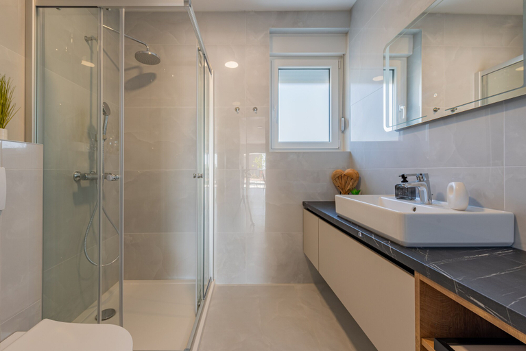 Bathroom 3, Apartments Twins with pools, Novalja