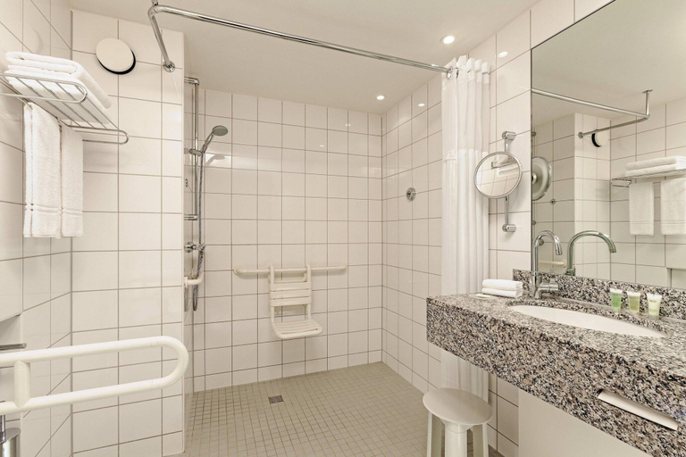 Bathroom 3, Courtyard Duesseldorf Hafen, Düsseldorf