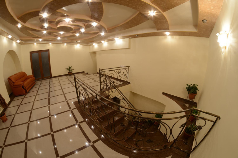 Public Area 2, Narek Plus
