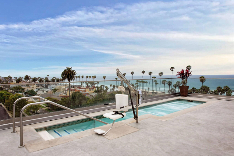 Sport & Beauty 2, SpringHill Suites by Marriott Oceanside Beach, San Diego