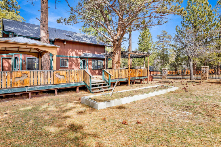Exterior & Views 2, THE Moose Tree House #2381, San Bernardino