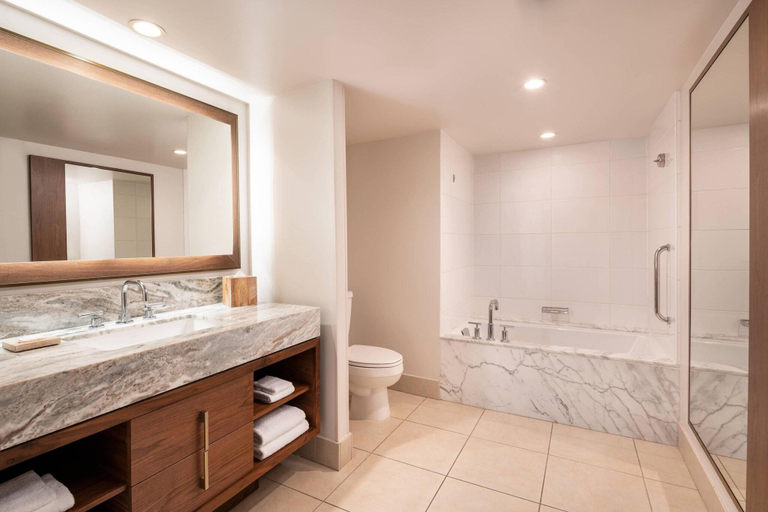 Bathroom 5, Marriott Maui Wailea Beach Resort, Maui