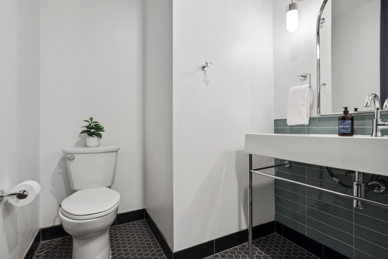 Bathroom 3, Roami at 714 Canal, Orleans